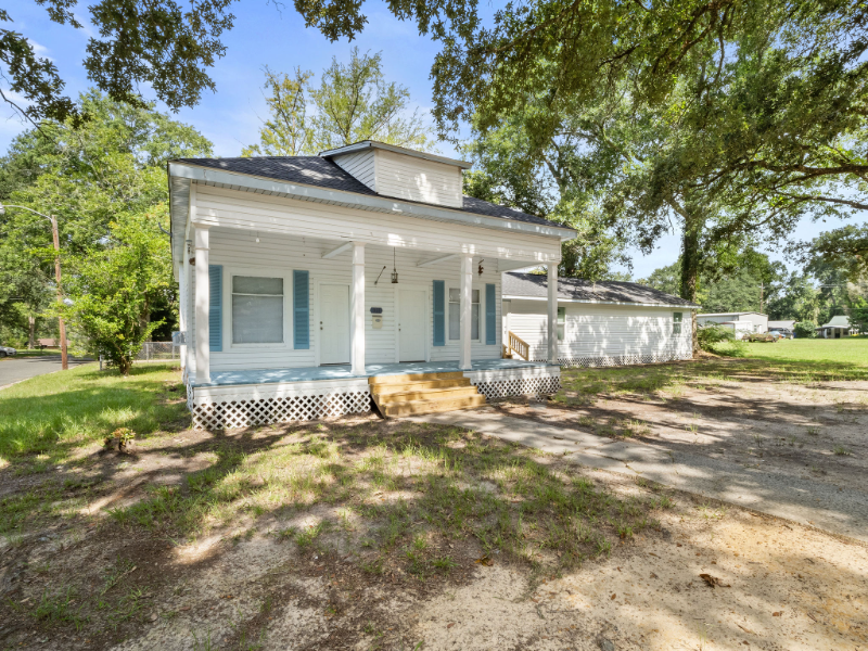 511 S Royal St in Deridder, LA - Building Photo