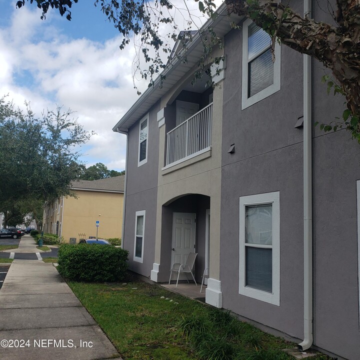 6105 Maggies Cir in Jacksonville, FL - Building Photo