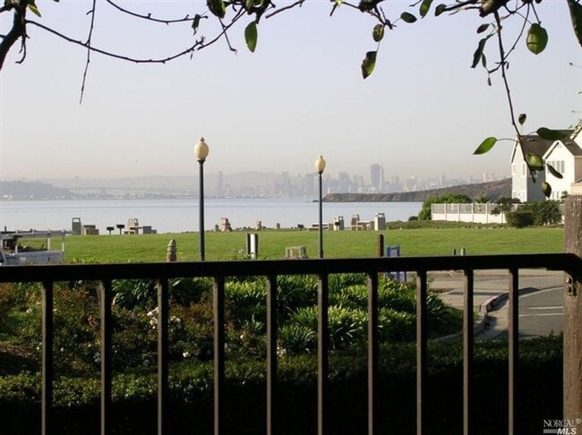 property at 213 Lakeshore Ct