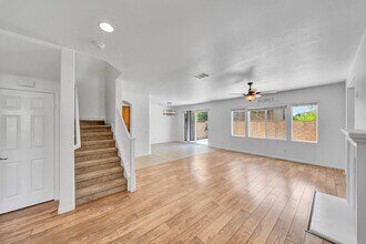 23904 Calle del Sol Dr in Santa Clarita, CA - Building Photo - Building Photo