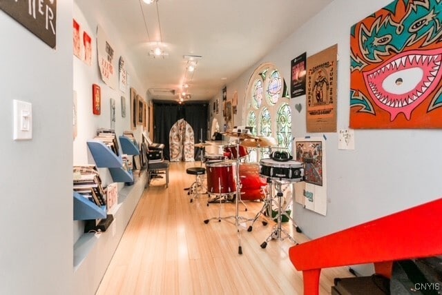 property at 304 E Genesee St