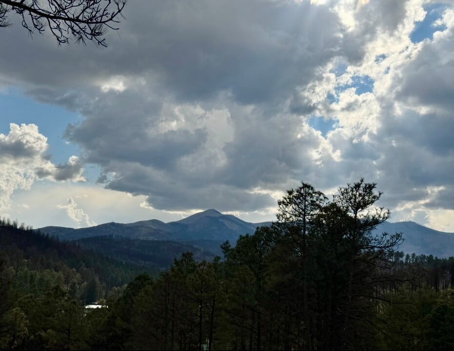 112 Via Madera in Ruidoso, NM - Building Photo