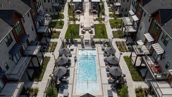 Residences at Kingwood East in Kingwood, TX - Building Photo