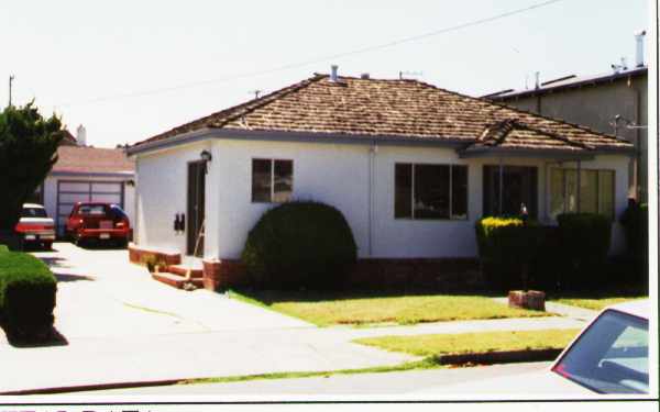 973 Mills Ave in San Bruno, CA - Foto de edificio - Building Photo