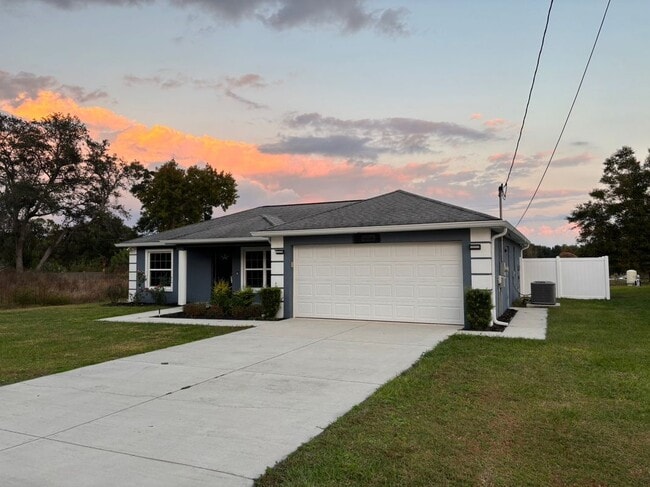 15725 SE 97th Ave in Summerfield, FL - Building Photo - Building Photo