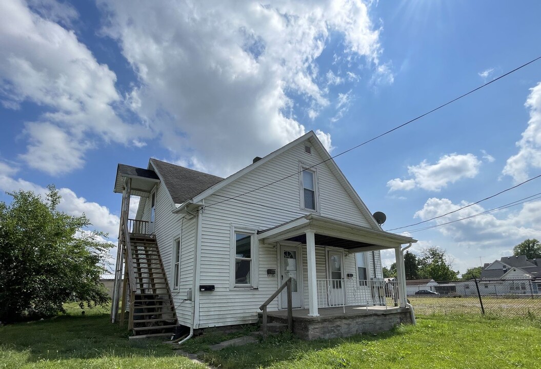 421 W 9th St-Unit -417 in Muncie, IN - Building Photo