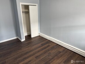 54 Larch St in Carteret, NJ - Building Photo - Building Photo
