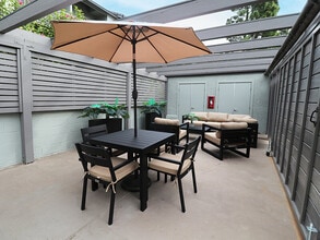 Outlook at Mission Valley in San Diego, CA - Foto de edificio - Building Photo