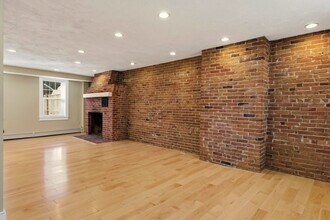 25 Munroe St in Newburyport, MA - Building Photo - Building Photo