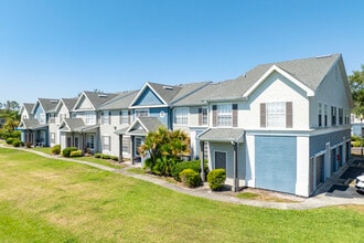 2211 Grand Isle in Brandon, FL - Building Photo - Building Photo