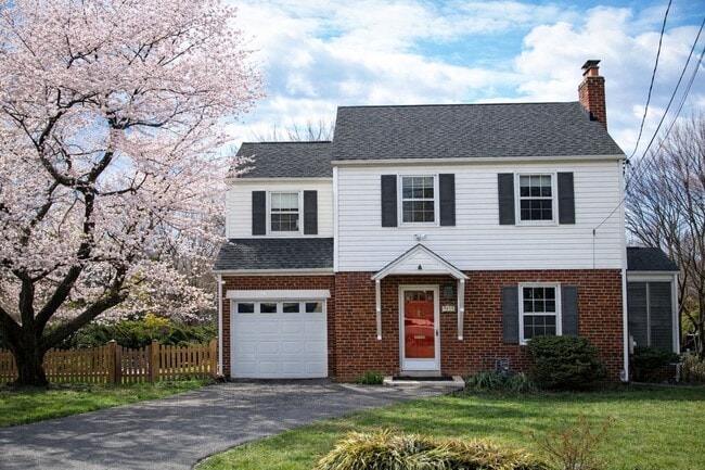 property at 9510 Warren St