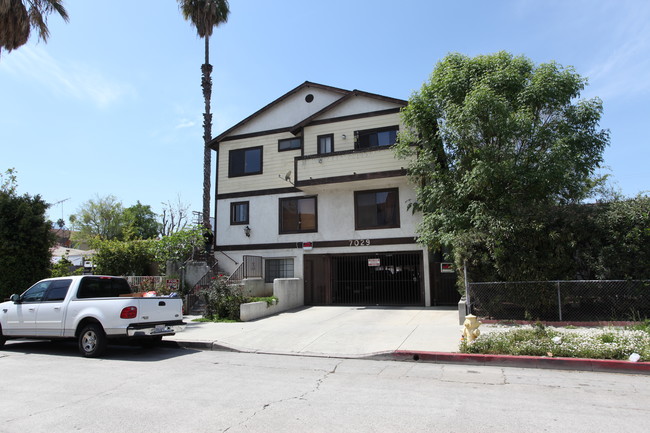 7029 Remmet Ave in Canoga Park, CA - Building Photo - Building Photo