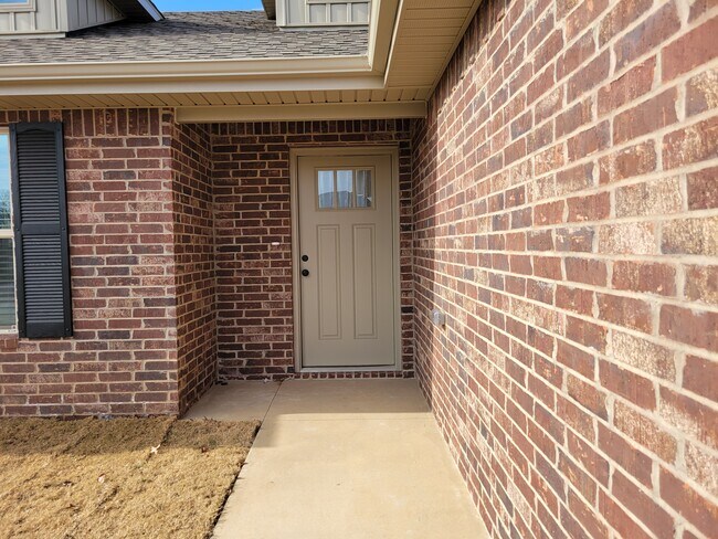 923 N Labrador Ave in Republic, MO - Building Photo - Building Photo