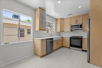 6706 Densmore Ave in Los Angeles, CA - Building Photo - Building Photo