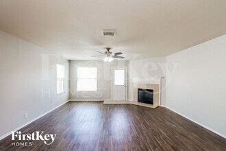 602 Regal Hollow Ln in Houston, TX - Building Photo - Building Photo
