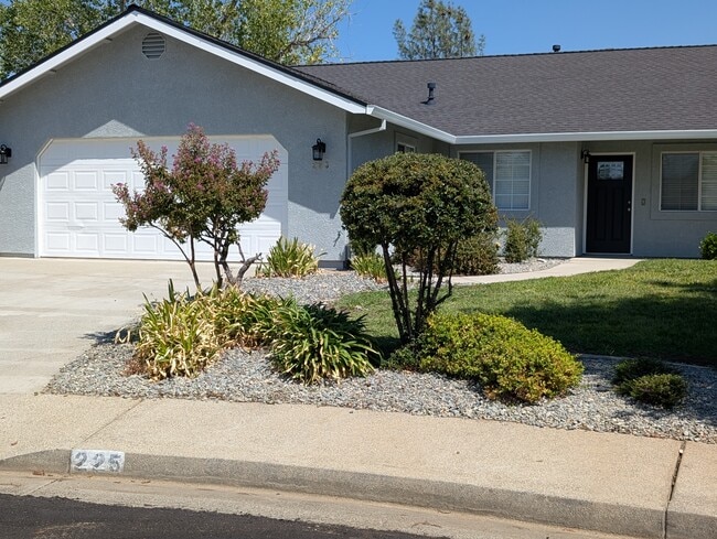property at 225 Shadowrun Ct