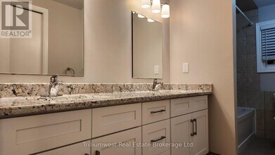 126 Freshmeadow Way in Guelph, ON - Building Photo - Building Photo