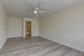 7745 Almeria St in Las Vegas, NV - Foto de edificio - Building Photo