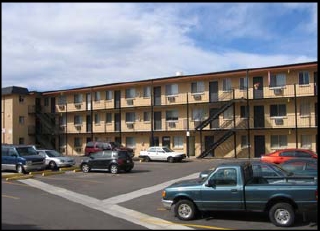 Fox Manor Apartments in Littleton, CO - Building Photo - Building Photo