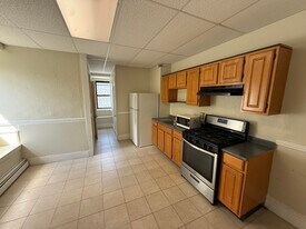 183 Harvard St, Unit 3 in Cambridge, MA - Building Photo