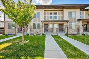 12732 S 1630 W in Riverton, UT - Building Photo