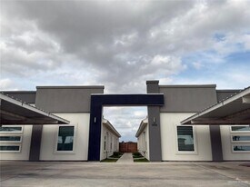 13 Ventura Ave in McAllen, TX - Building Photo