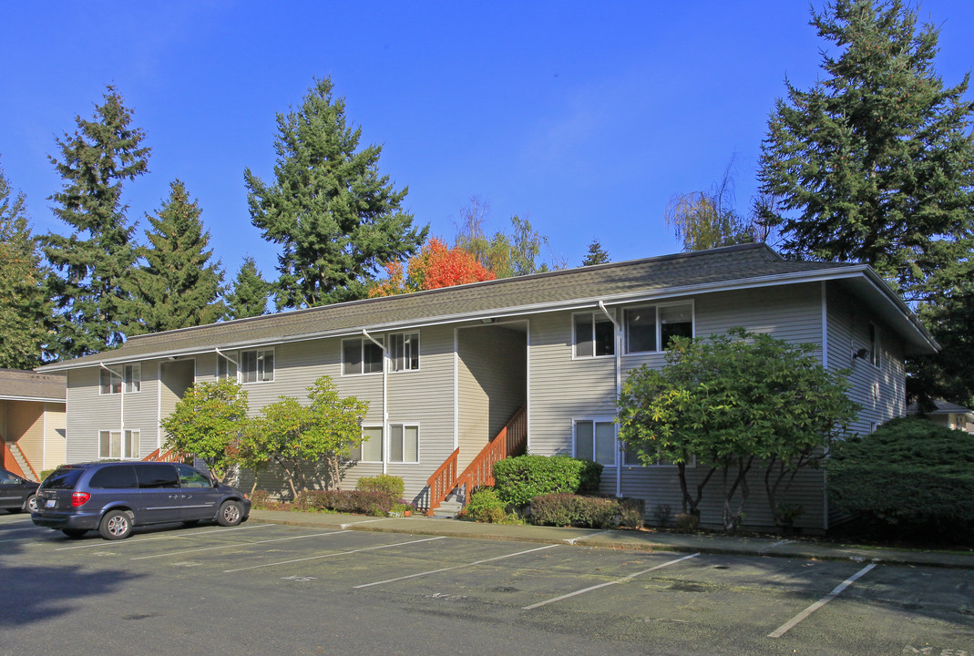 Spiritwood Manor Apartments in Bellevue, WA - Foto de edificio