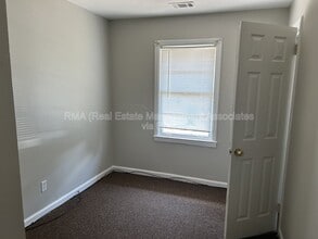 413 Springview Dr in Griffin, GA - Foto de edificio - Building Photo