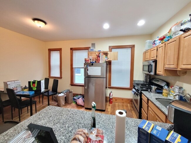 6 Carmel St, Unit 1 in Boston, MA - Foto de edificio - Building Photo