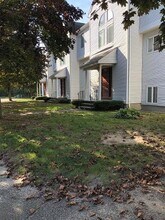 103 Hamden Ave, Unit H in Waterbury, CT - Foto de edificio - Building Photo