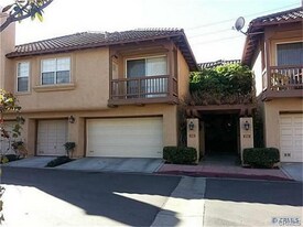 2736 Monza in Tustin, CA - Building Photo