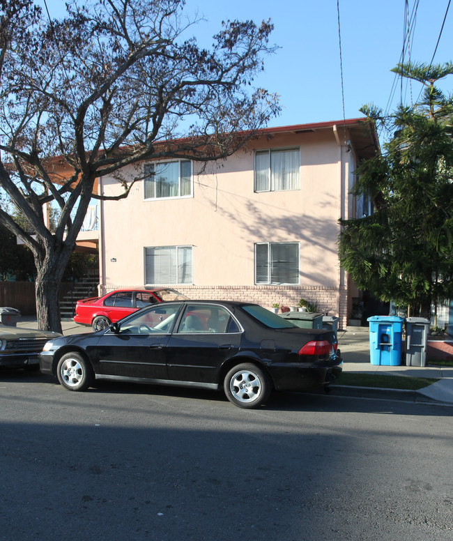 475 Milton Ave in San Bruno, CA - Building Photo - Building Photo