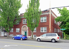 Bugge Apartments in Seattle, WA - Building Photo