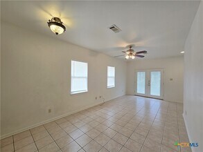 1401 W Ave B in Lampasas, TX - Building Photo - Building Photo