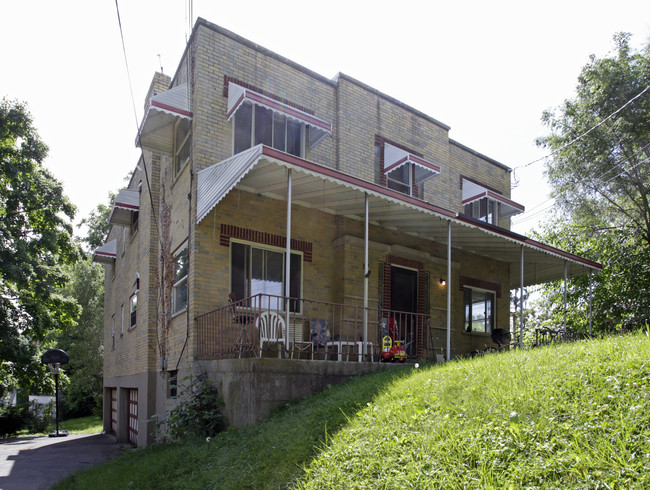 3326 McLelland Ave in Cincinnati, OH - Foto de edificio - Building Photo