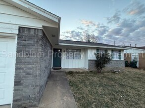 4915 Greenan Dr in Sand Springs, OK - Building Photo - Building Photo