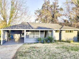 3443 Hyland Dr in Decatur, GA - Building Photo