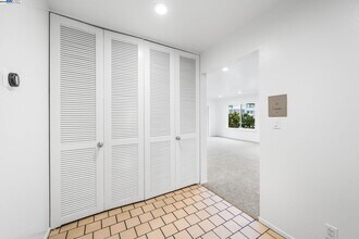 695 Mariposa Ave in Oakland, CA - Building Photo - Building Photo