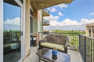 1001 Belleview St in Dallas, TX - Building Photo - Building Photo