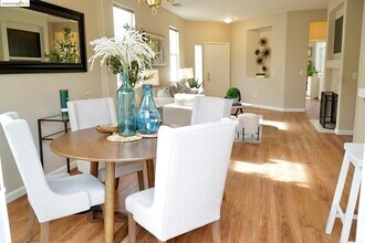 340 Upton Pyne Dr in Brentwood, CA - Building Photo - Building Photo