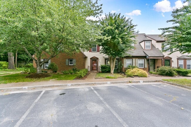 117 Wellesley Dr in Newport News, VA - Building Photo - Building Photo