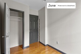Room in Shared 3 bed/1 bath home in New York, NY - Building Photo - Building Photo