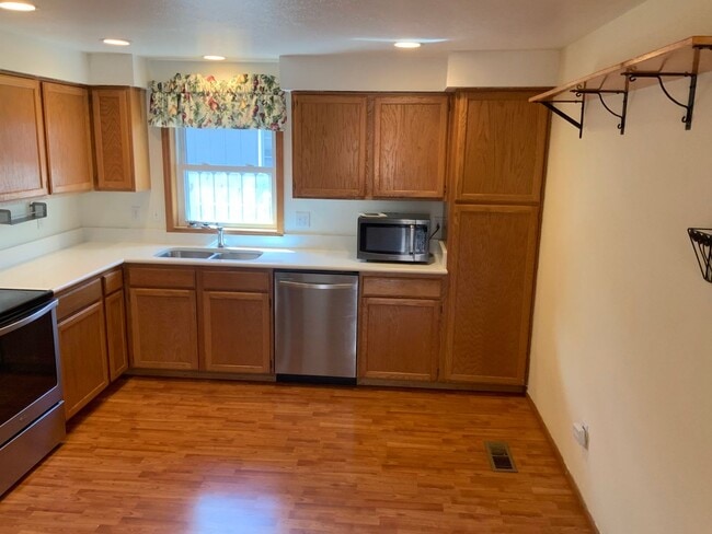 property at 515 Oakdale Ave