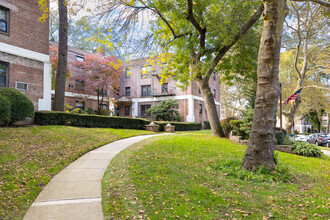 Great Neck Terrace Apartments in Great Neck, NY - Building Photo - Building Photo