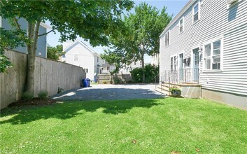 5-15 Underwood Ct in Newport, RI - Building Photo - Building Photo