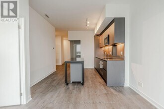 39 Mary St in Barrie, ON - Building Photo - Building Photo