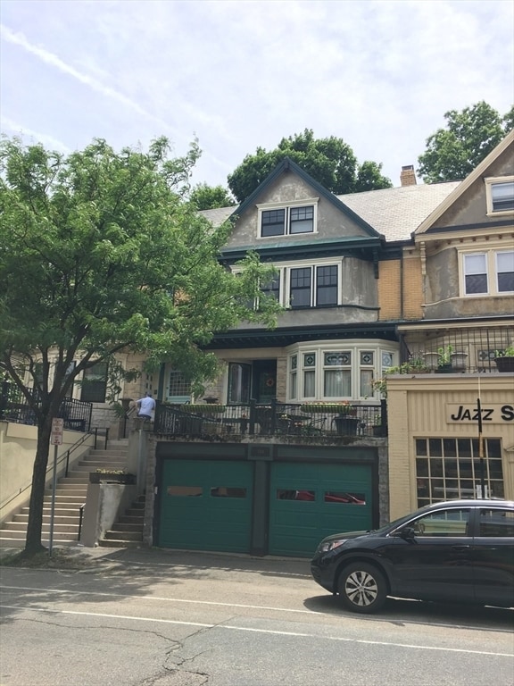 684 Washington St in Brookline, MA - Building Photo - Building Photo