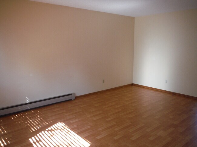 221 Pioneer Dr in Bozeman, MT - Building Photo - Building Photo