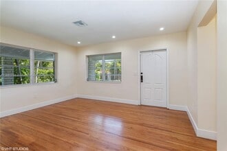 1456 SW 65th Ave in Miami, FL - Building Photo - Building Photo