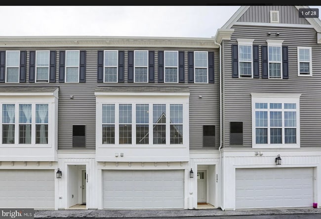 3204 Greenwood Way in Mechanicsburg, PA - Building Photo - Building Photo